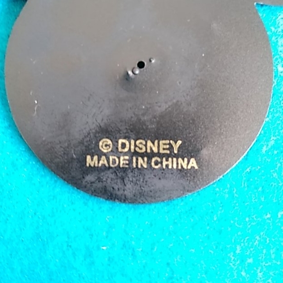 DISNEY STEAMBOAT WILLIE PIN - Picture 6 of 6